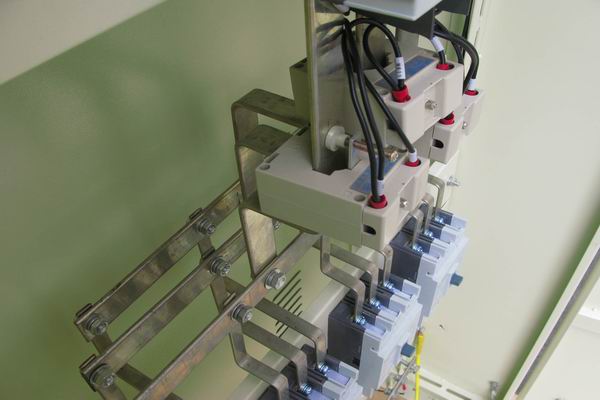 昌都配电柜-应急照明配电柜使用对工作人员的具